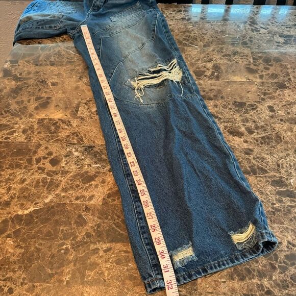 Fashion Nova Ripped Baggy Jeans Size 7 - Picture 5 of 12